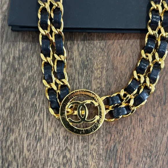 Authentic NEW CHANEL leather gold vintage belt 65cm - Picture 7 of 8